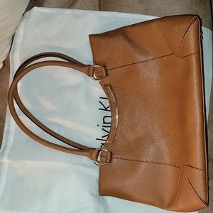 Calvin Klein Pebble Mid Tote Medium Shoulder Bag Caramel Brown with Handles